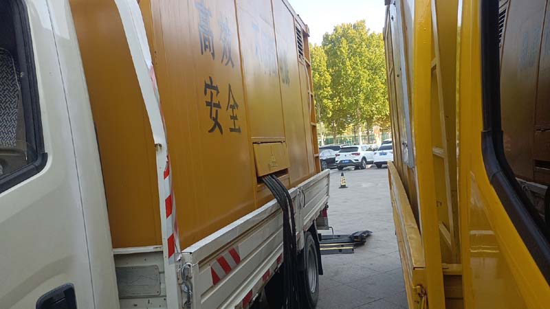 灵台如何判断柴油发电机组和UPS电源的切换时间是否符合要求？