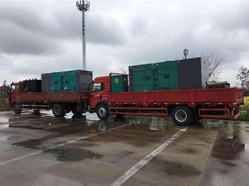 灵台涂抹密封胶后，需要等待多长时间才能安装水冷式机油散热器密封件？